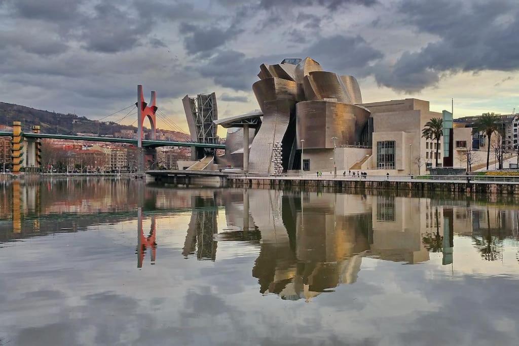 Basurto'S Urban Apartment Bilbao Bagian luar foto